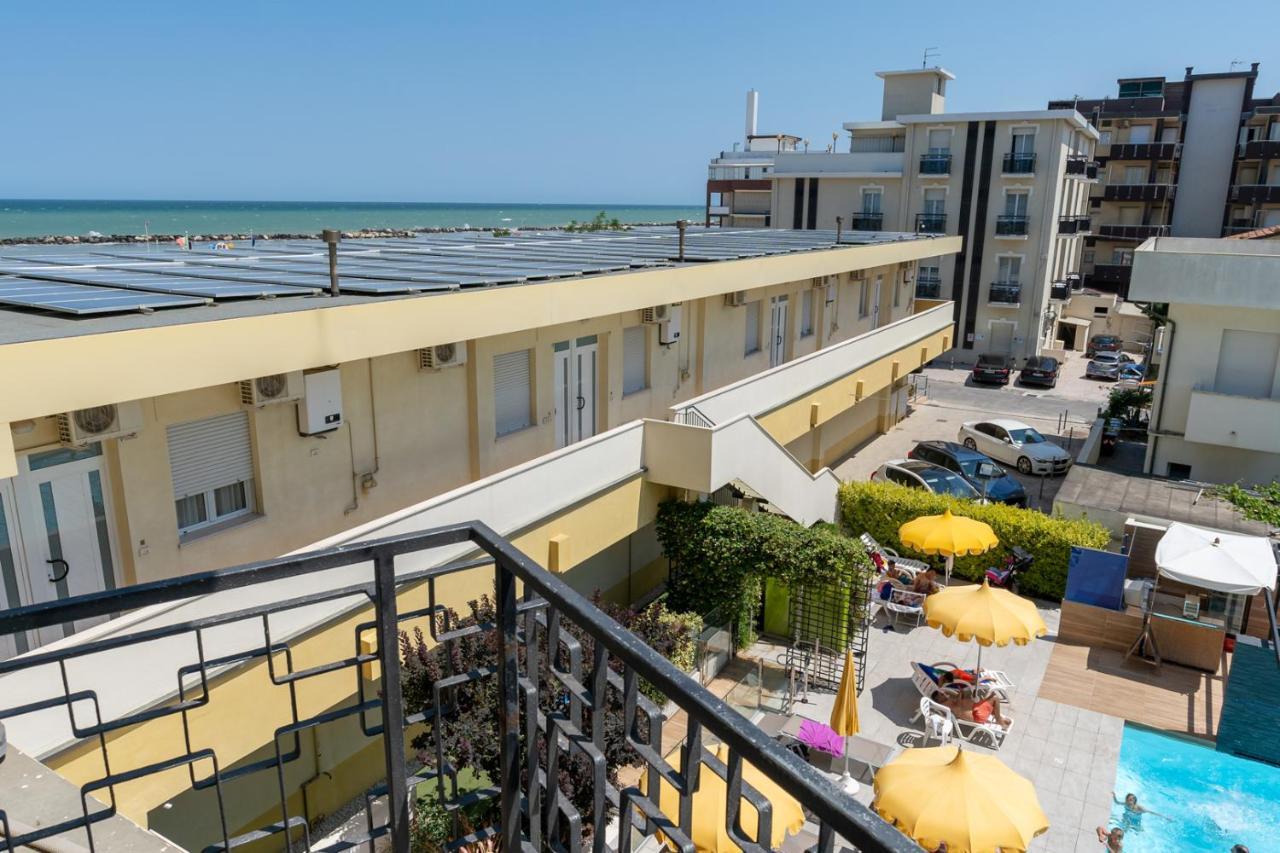 Appartamenti Montmartre Rimini Eksteriør billede