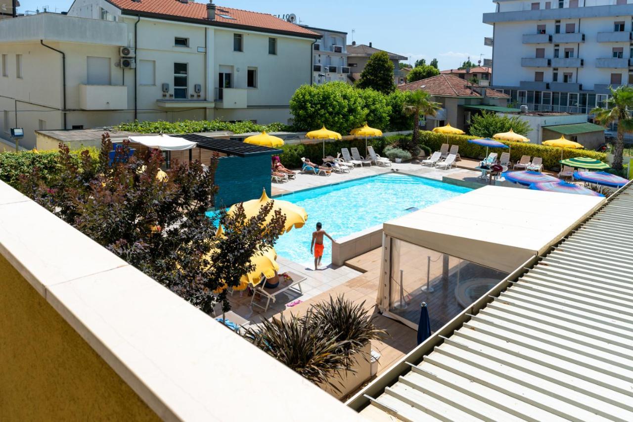 Appartamenti Montmartre Rimini Eksteriør billede