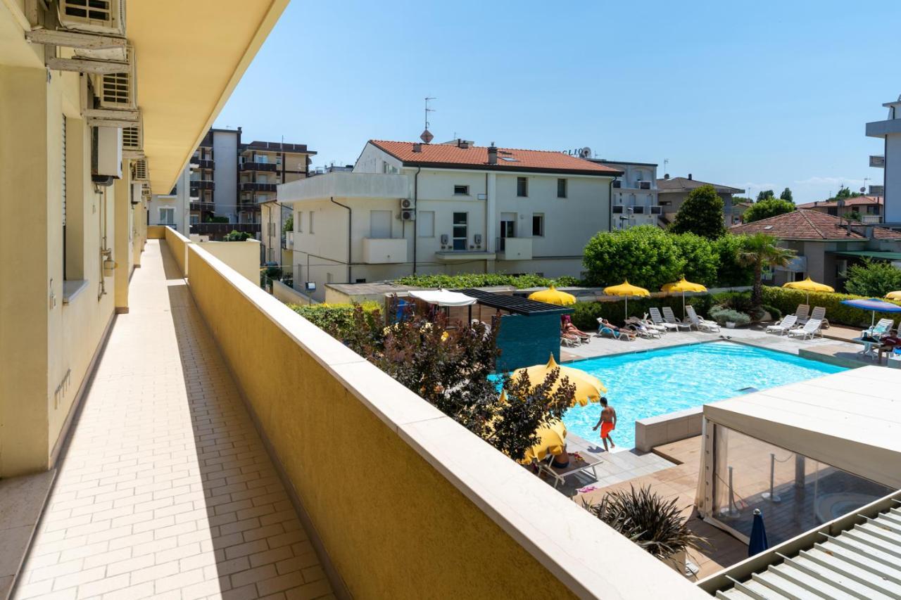 Appartamenti Montmartre Rimini Eksteriør billede