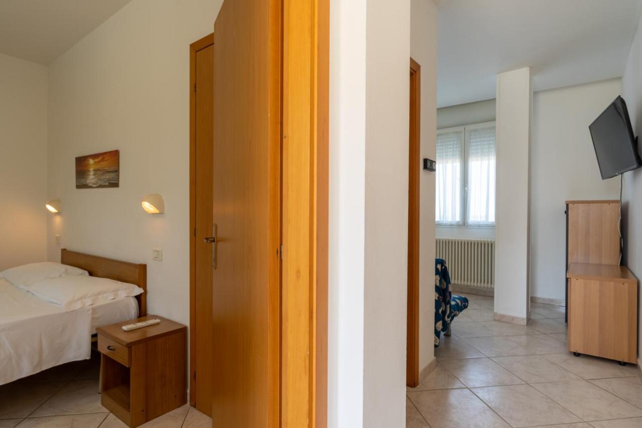 Appartamenti Montmartre Rimini Eksteriør billede