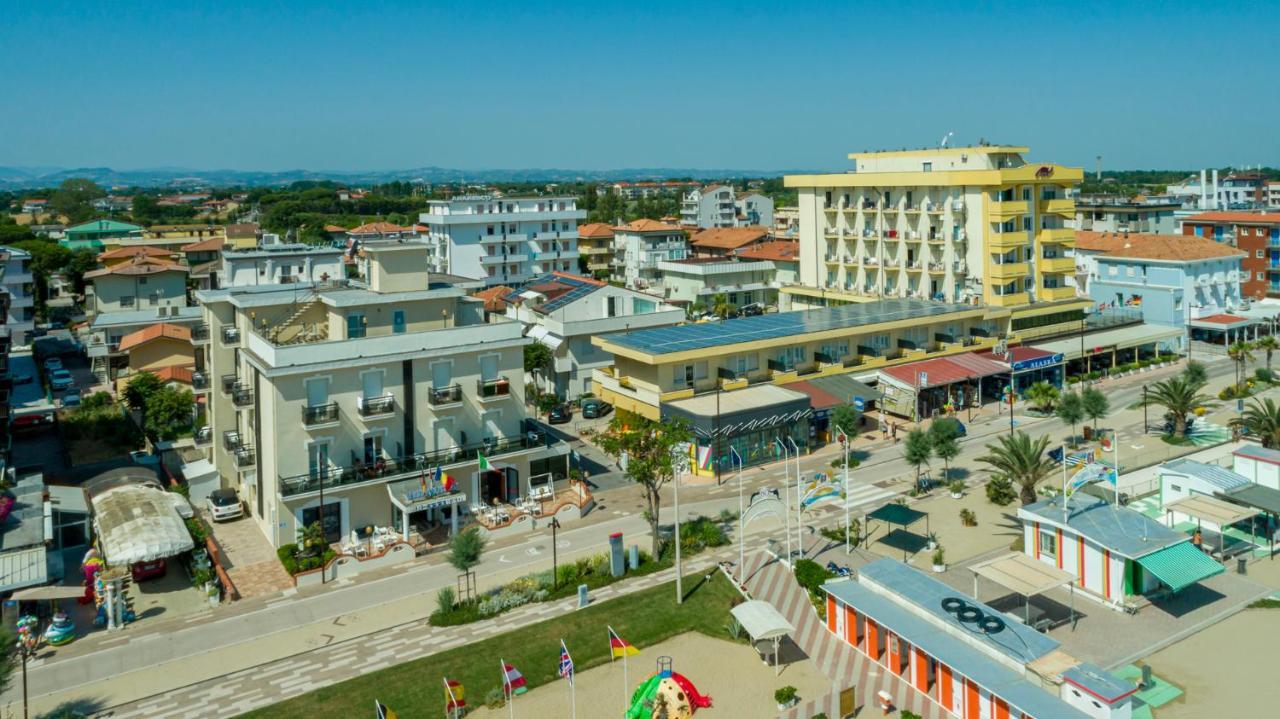 Appartamenti Montmartre Rimini Eksteriør billede