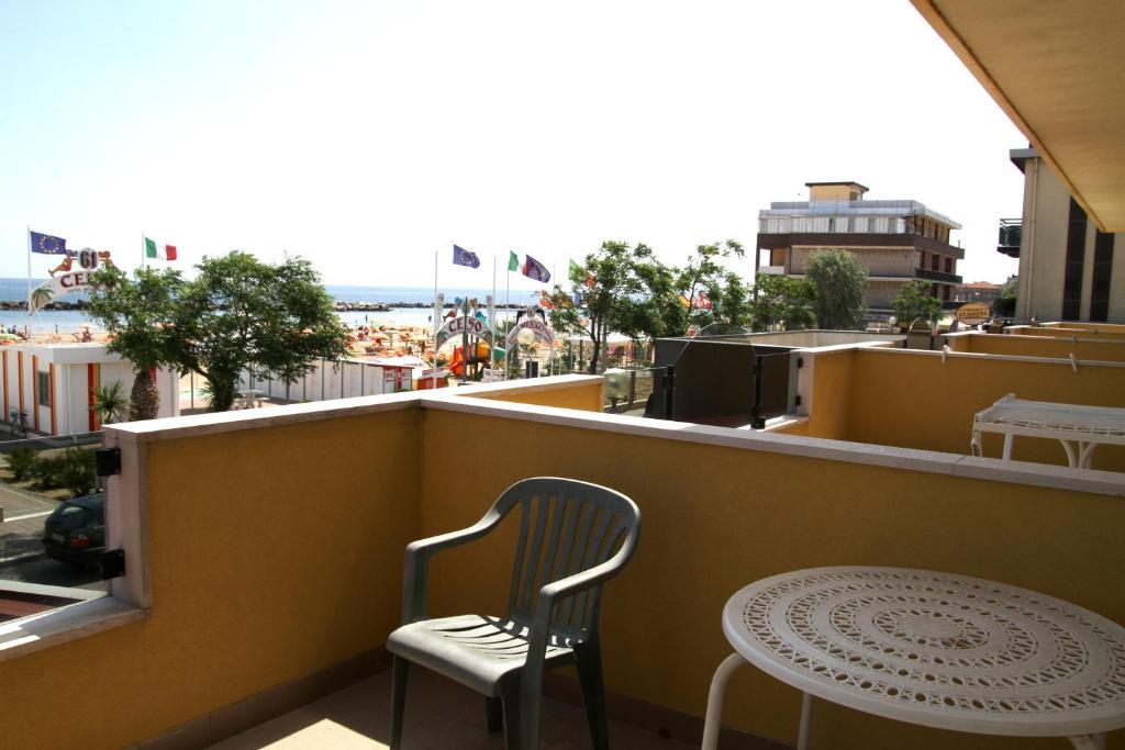 Appartamenti Montmartre Rimini Eksteriør billede