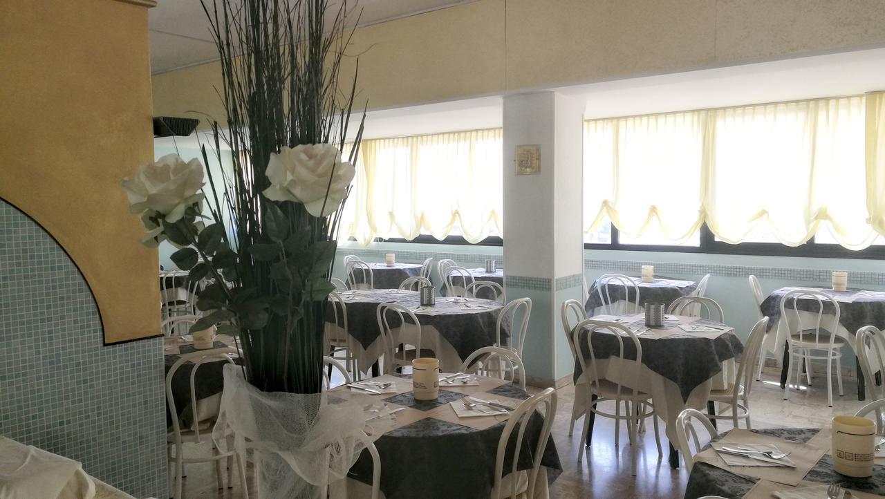 Appartamenti Montmartre Rimini Eksteriør billede