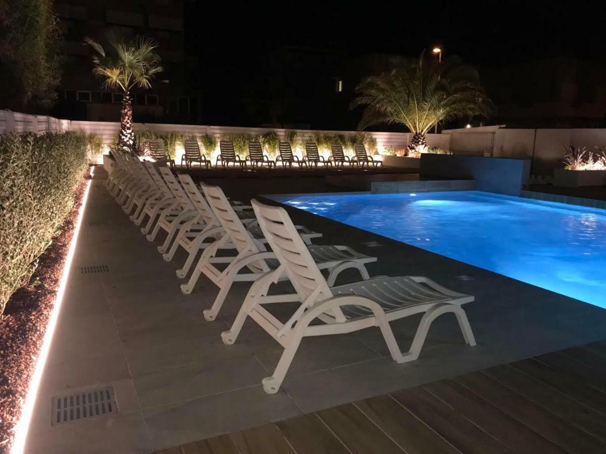 Appartamenti Montmartre Rimini Eksteriør billede
