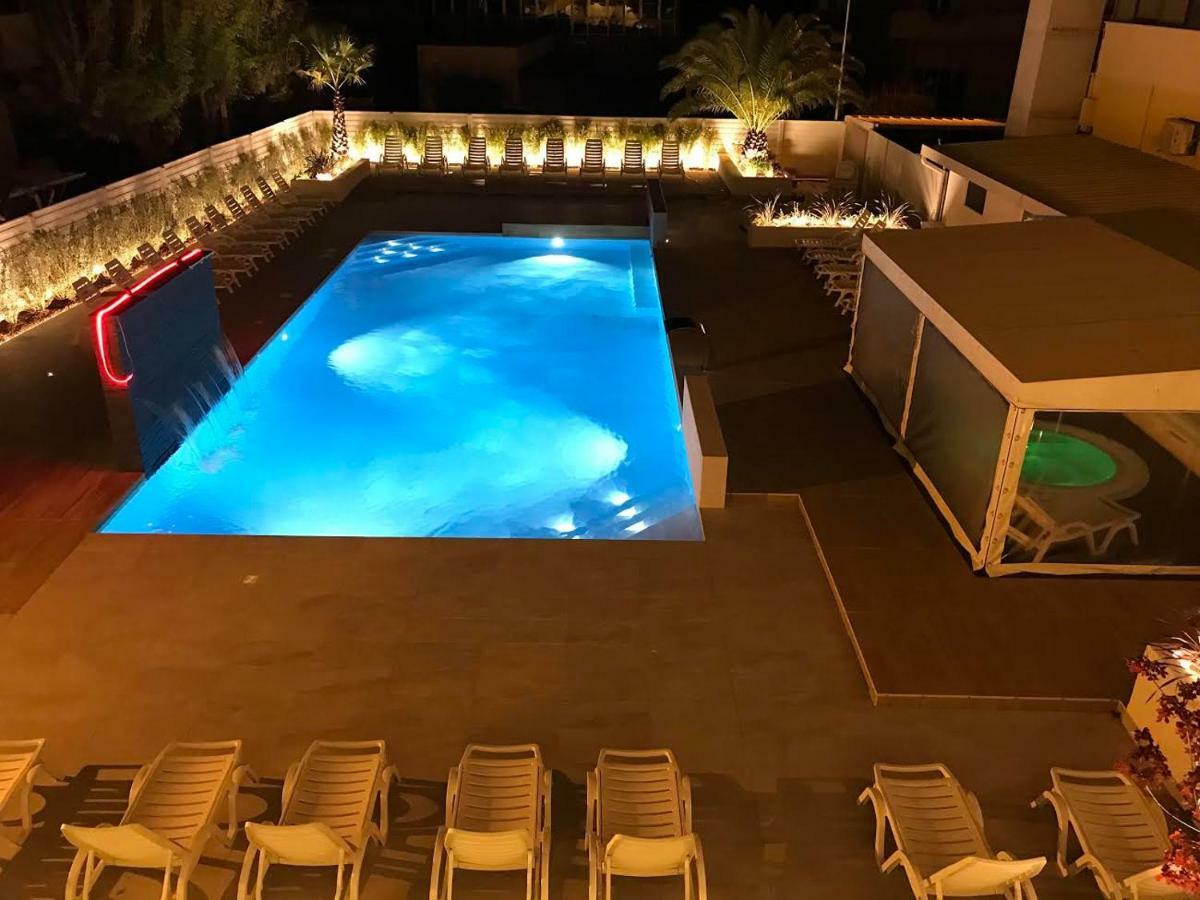 Appartamenti Montmartre Rimini Eksteriør billede
