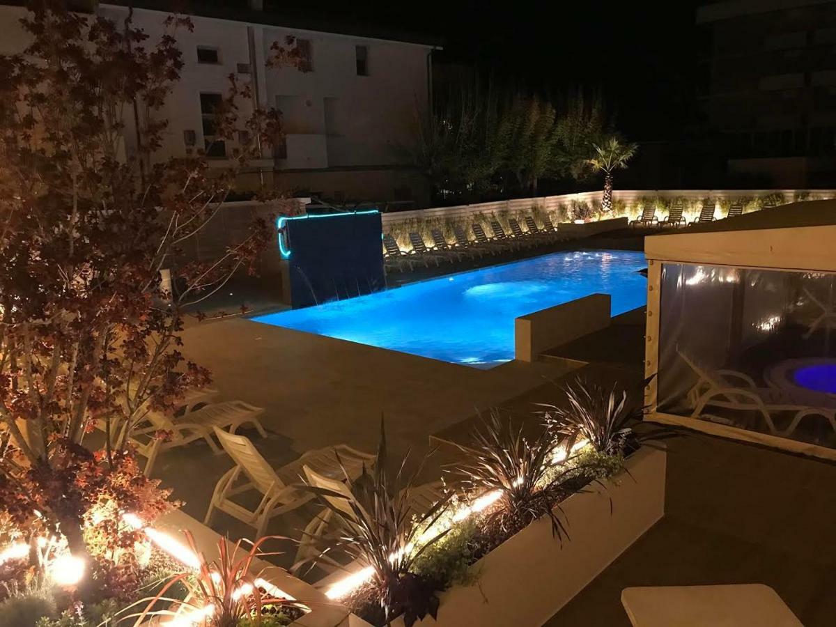 Appartamenti Montmartre Rimini Eksteriør billede